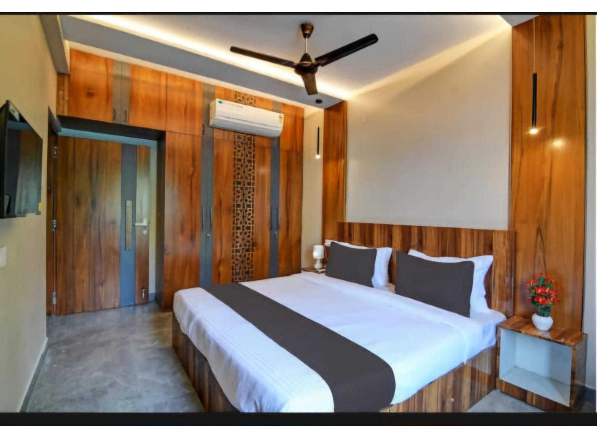 O Luxury Hotel